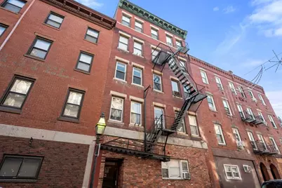 23 Fleet St #5, Boston, MA 02113 - Photo 11