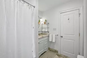 76 W Cedar St, Boston, MA 02114 - Photo 21