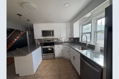 89 Bunker Hill Ave #1, Lowell, MA 01850 - Photo 5