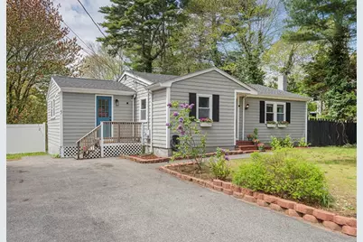 5 Pine Cir, Pembroke, MA 02359 - Photo 3