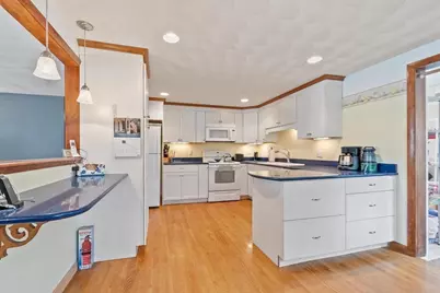 10 Meadowglen Rd, Billerica, MA 01862 - Photo 9