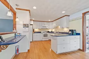 10 Meadowglen Rd, Billerica, MA 01862 - Photo 9