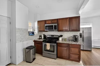 293 Swan St, Providence, RI 02905 - Photo 9
