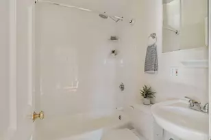 82 Munroe St, Somerville, MA 02143 - Photo 9