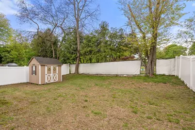 152 Ambrose St, Springfield, MA 01109 - Photo 39