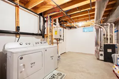 152 Ambrose St, Springfield, MA 01109 - Photo 31