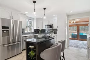 8 Searle St, Georgetown, MA 01833 - Photo 3