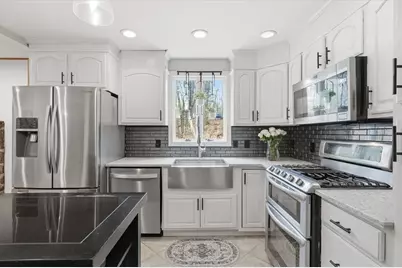 8 Searle St, Georgetown, MA 01833 - Photo 5