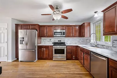 4 Ell Rd, Holbrook, MA 02343 - Photo 9