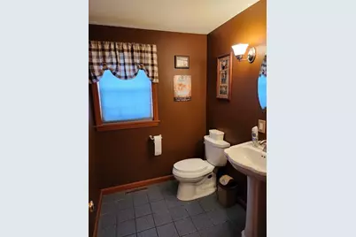 33 Guerin St, Chicopee, MA 01020 - Photo 17