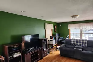 33 Guerin St, Chicopee, MA 01020 - Photo 15