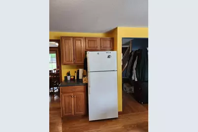 33 Guerin St, Chicopee, MA 01020 - Photo 9