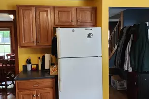 33 Guerin St, Chicopee, MA 01020 - Photo 9