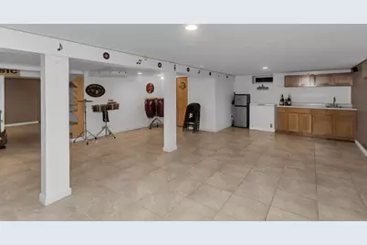 10 Laroche St, Ludlow, MA 01056 - Photo 19