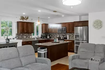 10 Laroche St, Ludlow, MA 01056 - Photo 5