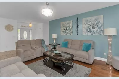 10 Laroche St, Ludlow, MA 01056 - Photo 7