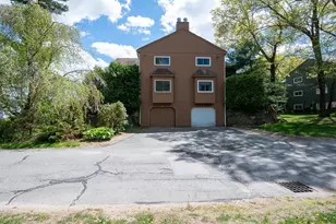 2 Loyalist Dr, Uxbridge, MA 01569 - Photo 1