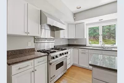 10 Hawk Ridge Rd, Andover, MA 01810 - Photo 5