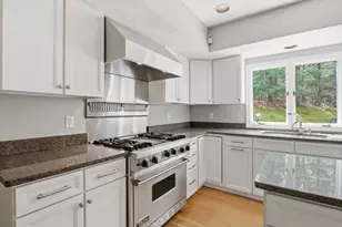 10 Hawk Ridge Rd, Andover, MA 01810 - Photo 5