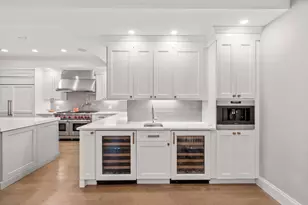 377 W First St, Boston, MA 02127 - Photo 7