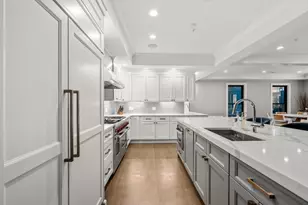 377 W First St, Boston, MA 02127 - Photo 5