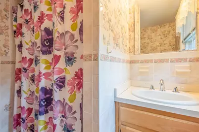 25 Windward Rd, Lowell, MA 01852 - Photo 23