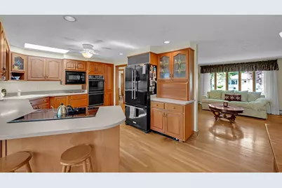 45 Lake St, Shrewsbury, MA 01545 - Photo 3