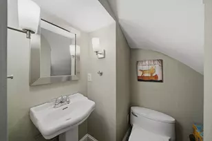 2 Lyndeboro Pl, Boston, MA 02116 - Photo 9