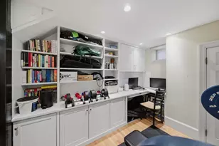 2 Lyndeboro Pl, Boston, MA 02116 - Photo 27