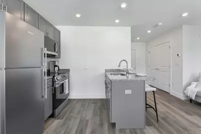 585 Essex St #701, Lynn, MA 01901 - Photo 3