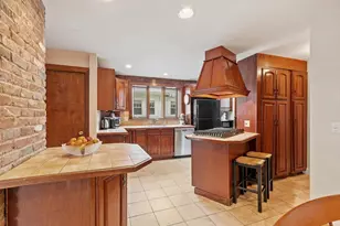35 Brandon St, Lexington, MA 02420 - Photo 7