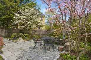 9 Farrar St, Cambridge, MA 02138 - Photo 23