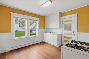 104 Bedford Ave, Lowell, MA 01854 - Photo 11
