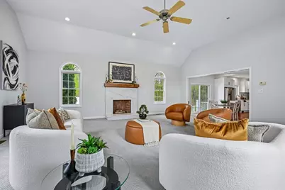 30 Clews St, Shrewsbury, MA 01545 - Photo 9