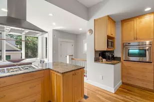 138 Thorndike St, Cambridge, MA 02141 - Photo 9