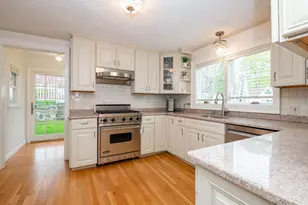 2 Parkwood Rd, Lynnfield, MA 01940 - Photo 13