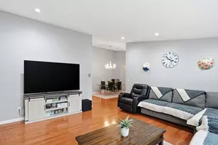 11 Royal Lake Dr, Braintree, MA 02184 - Photo 5
