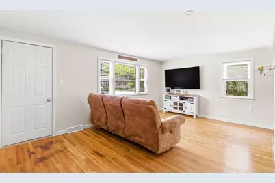 40 Rocky Gutter St, Middleborough, MA 02346 - Photo 3