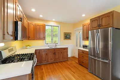 36 Maple Ave, Newton, MA 02458 - Photo 3
