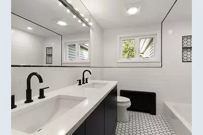 19 Selwyn Rd, Newton, MA 02461 - Photo 17