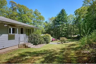 186 East St, Southampton, MA 01073 - Photo 5