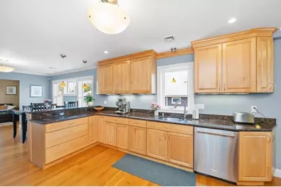 27 Wiltshire Rd #27, Newton, MA 02458 - Photo 5