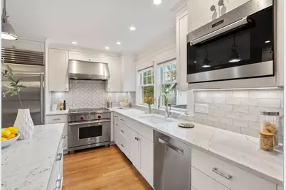 33 Longfellow Road, Melrose, MA 02176 - Photo 17