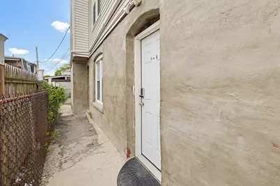 22 Hollywood St #4B, Worcester, MA 01610 - Photo 3