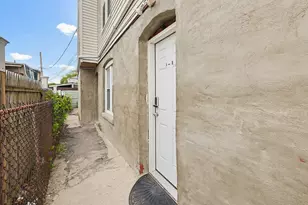 22 Hollywood St, Worcester, MA 01610 - Photo 3