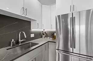 420 W Broadway, Boston, MA 02127 - Photo 5
