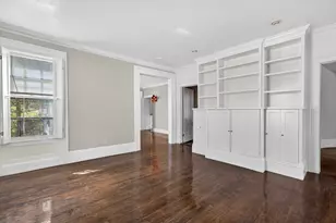 12 Crown St, Worcester, MA 01609 - Photo 5