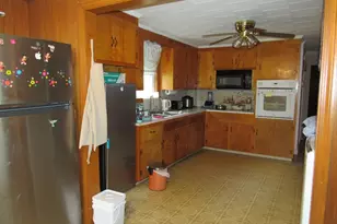21 Barbara St, Lowell, MA 01854 - Photo 5