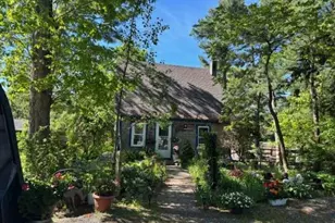 19 King St, Norfolk, MA 02762 - Photo 1