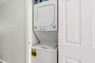 21 Hancock St, Boston, MA 02114 - Photo 15